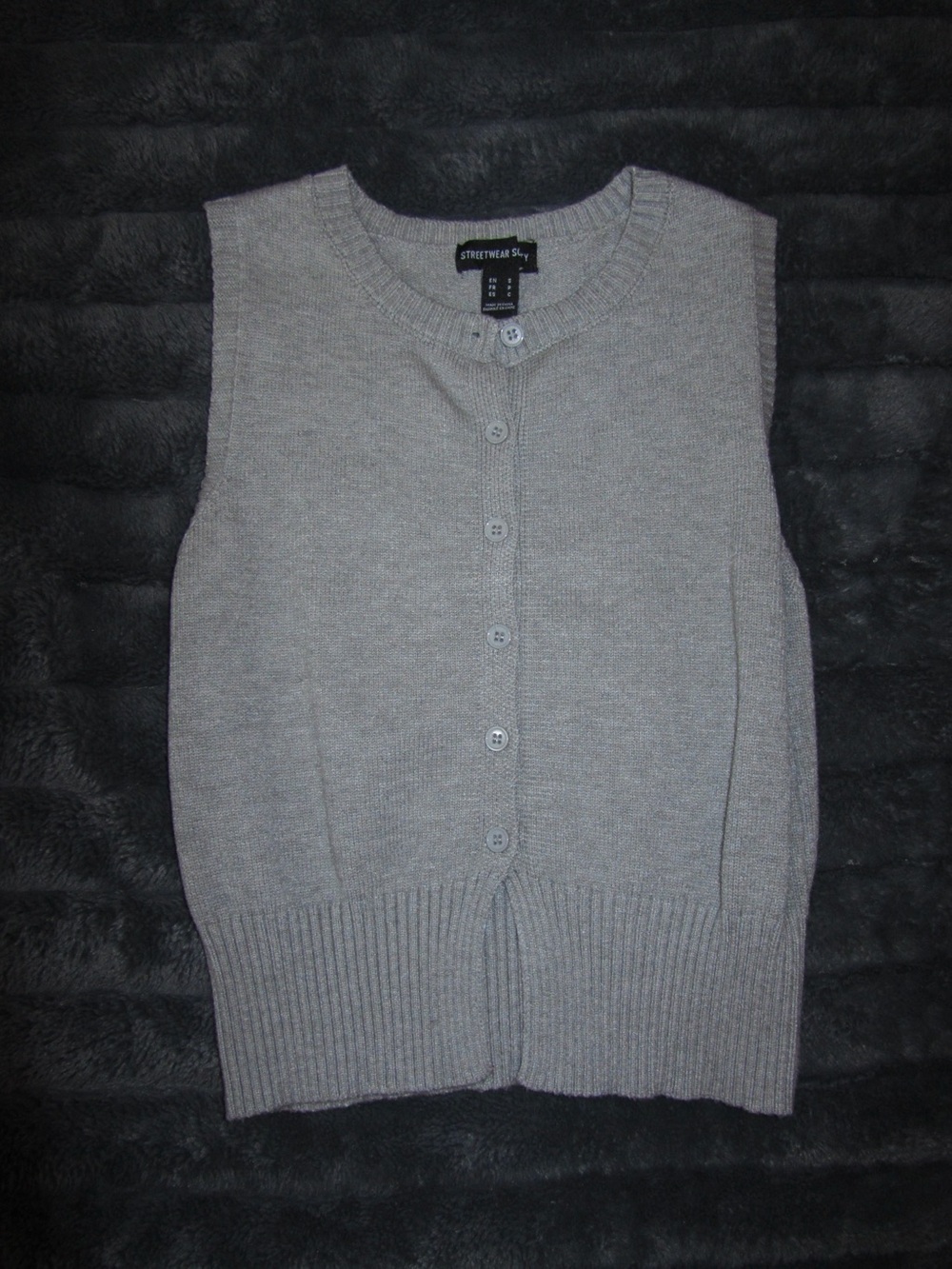 Vintage Streetwear Society Grey Button-Front Sleeveless Knit Vest/Tank